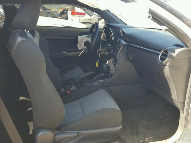 JTKJF5C76F3091686 - 2015 TOYOTA SCION TC 白色 照片 5