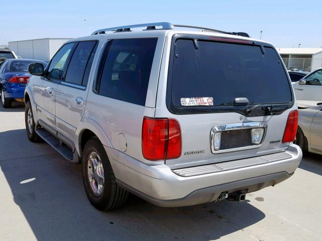 5LMPU28L1XLJ12885 - 1999 LINCOLN NAVIGATOR SILVER photo 3