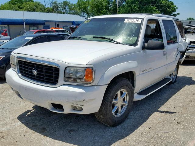 1GYEK63R2YR211098 - 2000 CADILLAC ESCALADE L WHITE photo 2