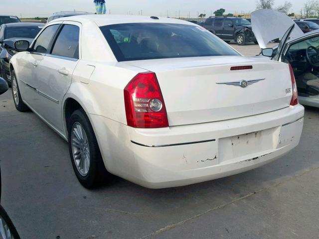 2C3KA53V59H583947 - 2009 CHRYSLER 300 TOURIN WHITE photo 3