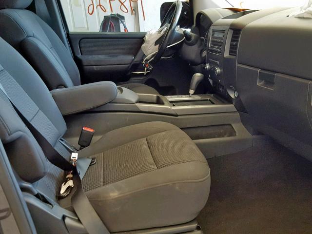 1N6BA0CA2BN316948 - 2011 NISSAN TITAN S GRAY photo 5