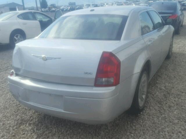 2C3KA43R77H889459 - 2007 CHRYSLER 300 SILVER photo 4