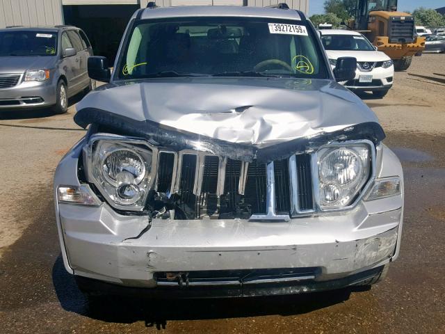 1J8GN58K38W141794 - 2008 JEEP LIBERTY LI SILVER photo 9