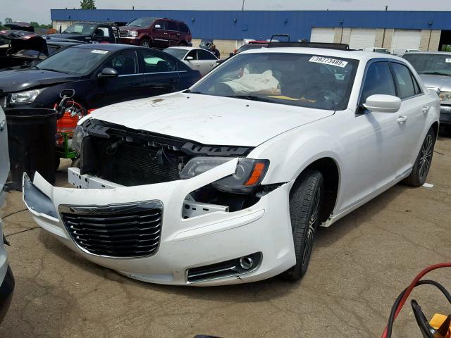 2C3CCAGG7DH533398 - 2013 CHRYSLER 300 S WHITE photo 2