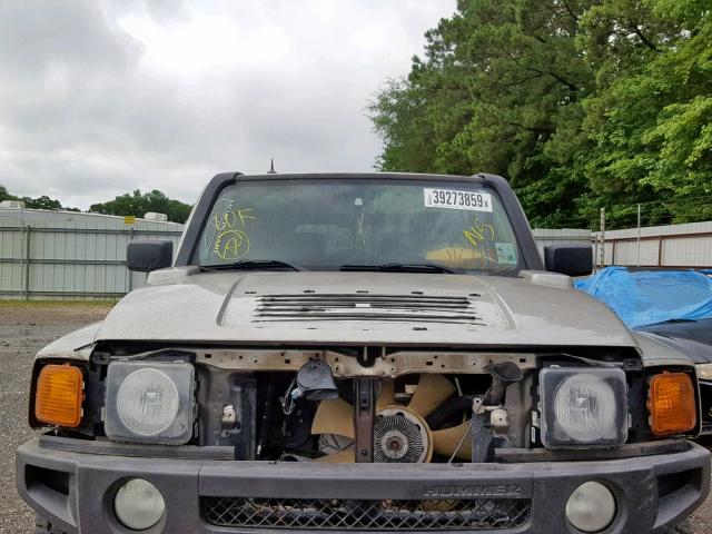 5GTEN13E998116115 - 2009 HUMMER H3 TAN photo 9