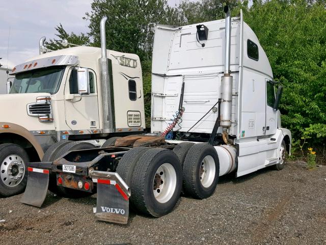 4V4NC9TG47N438595 - 2007 VOLVO VN VNL WHITE photo 4