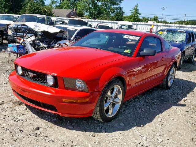 1ZVHT82H765234608 - 2006 FORD MUSTANG GT RED photo 2