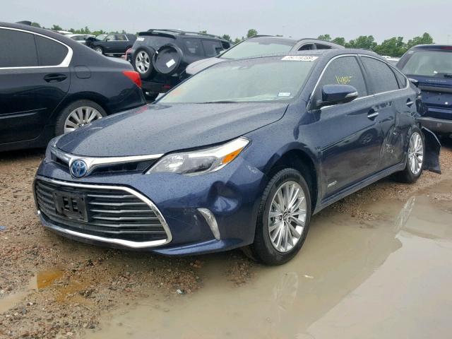 4T1BD1EB9JU064475 - 2018 TOYOTA AVALON HYB BLUE photo 2