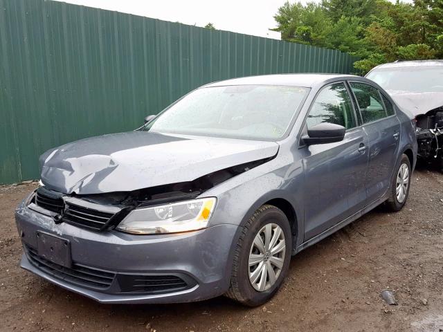 3VW2K7AJ9EM357018 - 2014 VOLKSWAGEN JETTA BASE GRAY photo 2