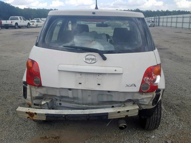 JTKKT604650105714 - 2005 TOYOTA SCION XA WHITE photo 9