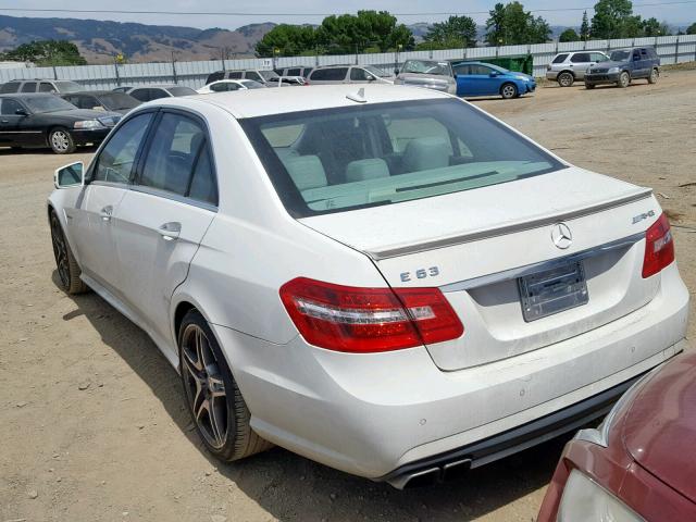 WDDHF7HB4AA116125 - 2010 MERCEDES-BENZ E 63 AMG WHITE photo 3