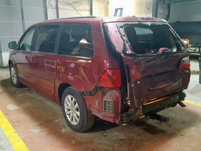 2C4RVABG7CR355086 - 2012 VOLKSWAGEN ROUTAN SE MAROON photo 3