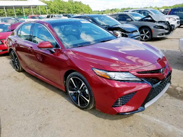 4T1BZ1HK9JU506202 - 2018 TOYOTA CAMRY XSE RED photo 1