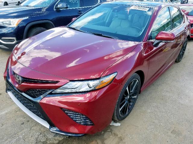 4T1BZ1HK9JU506202 - 2018 TOYOTA CAMRY XSE RED photo 2