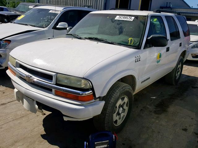 1GNDT13X53K147809 - 2003 CHEVROLET BLAZER WHITE photo 2