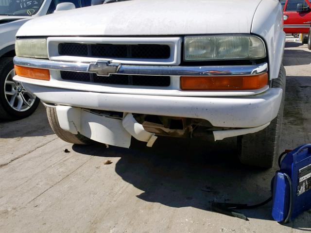 1GNDT13X53K147809 - 2003 CHEVROLET BLAZER WHITE photo 9