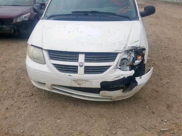 1D4GP45R75B215222 - 2005 DODGE CARAVAN SX WHITE photo 9