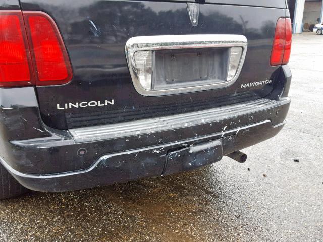 5LMFU27R53LJ28017 - 2003 LINCOLN NAVIGATOR შავი ფოტო 9