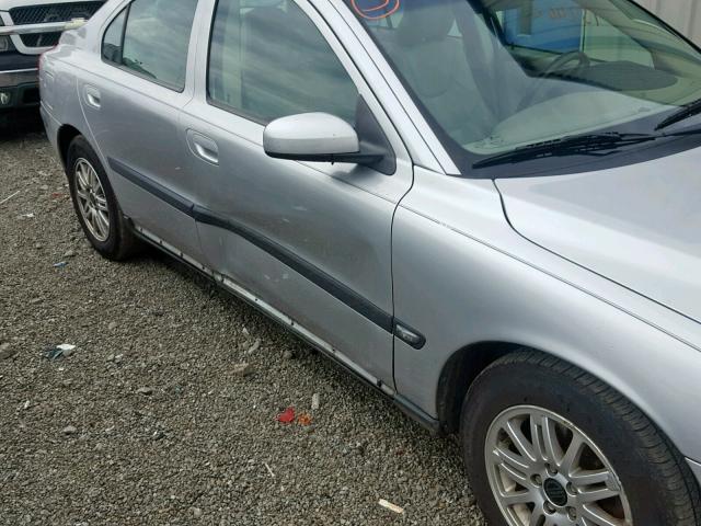 YV1RS61T642325253 - 2004 VOLVO S60 GRAY photo 9