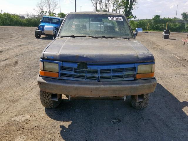 1B7GG23Y5PS262537 - 1993 DODGE DAKOTA BLUE photo 9