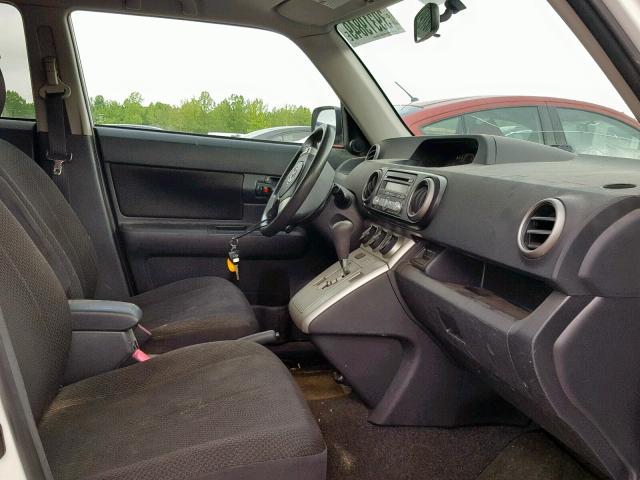 JTLKE50E681053718 - 2008 TOYOTA SCION XB 白色 照片 5