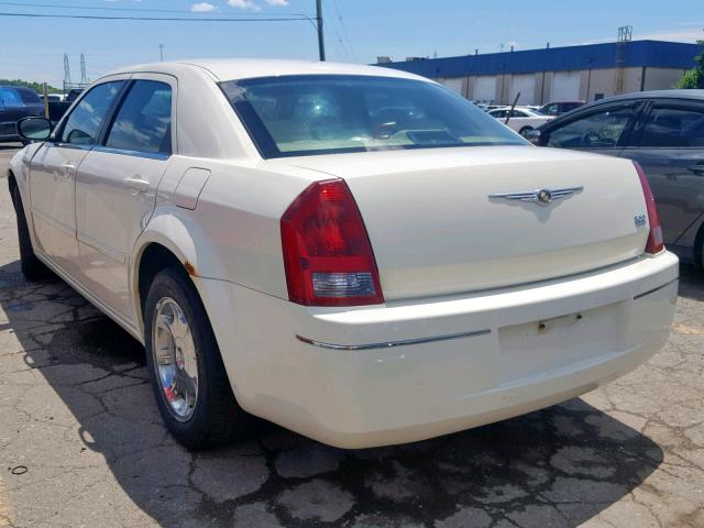 2C3KA53G66H228511 - 2006 CHRYSLER 300 TOURIN WHITE photo 3