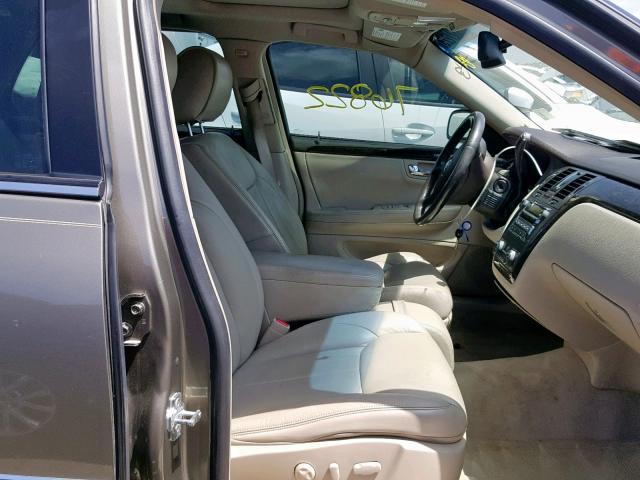 1G6KD5E66BU127468 - 2011 CADILLAC DTS LUXURY GOLD photo 5