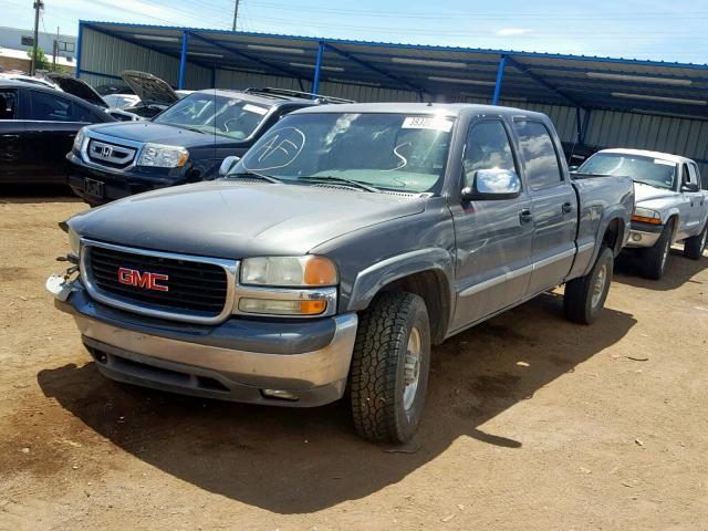 1GTGK13U32F203056 - 2002 GMC SIERRA 150 BLACK photo 2