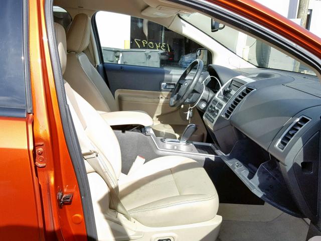 2FMDK38C88BA77510 - 2008 FORD EDGE SEL ORANGE photo 5