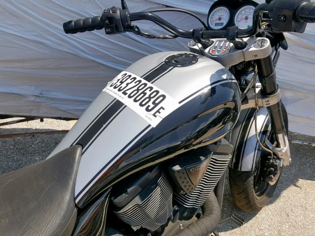 5VPHS26L883001130 - 2008 VICTORY MOTORCYCLES HAMMER S Czarny zdjęcie 5