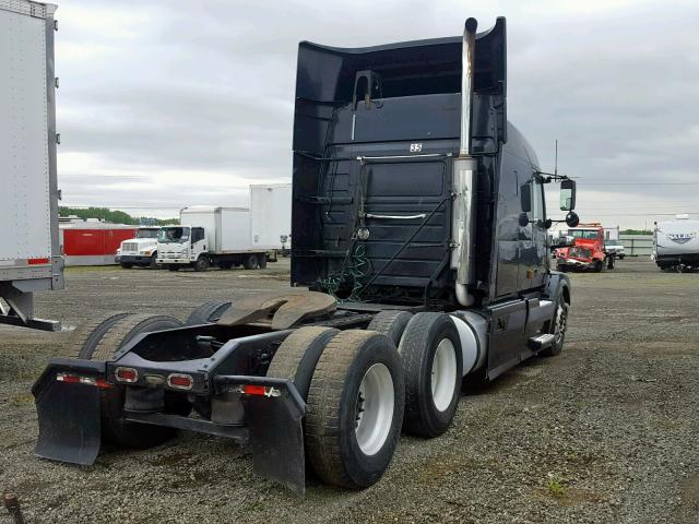 4V4NC9TH54N361370 - 2004 VOLVO VN VNL BLACK photo 4