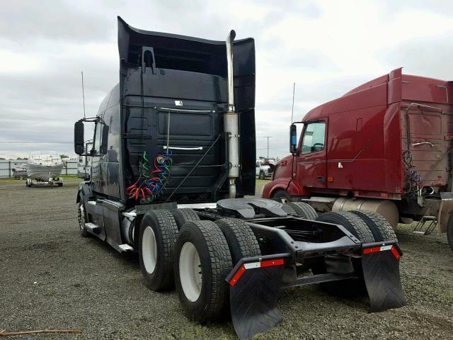 4V4NC9TH64N361376 - 2004 VOLVO VN VNL BLACK photo 3