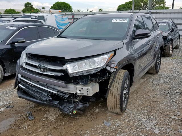 5TDZARFH6HS024561 - 2017 TOYOTA HIGHLANDER GRAY photo 2