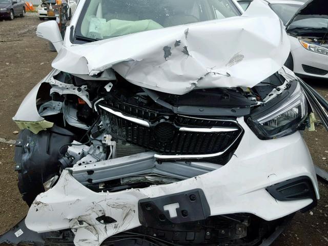 KL4CJASBXJB519426 - 2018 BUICK ENCORE PRE WHITE photo 7