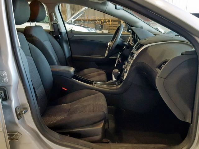 1G1ZC5EU0CF113593 - 2012 CHEVROLET MALIBU 1LT SILVER photo 5