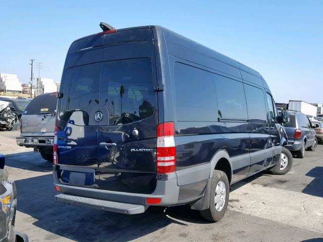 8BRPE8CD7GE131581 - 2016 MERCEDES-BENZ SPRINTER 2 BLACK photo 4