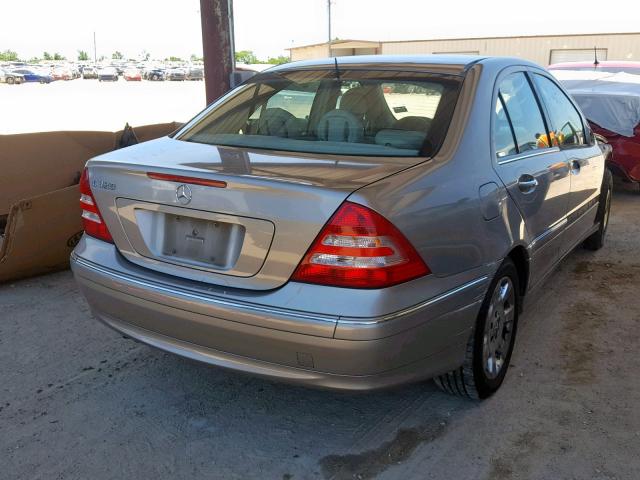 WDBRF64J95F565863 - 2005 MERCEDES-BENZ C 320 SILVER photo 4