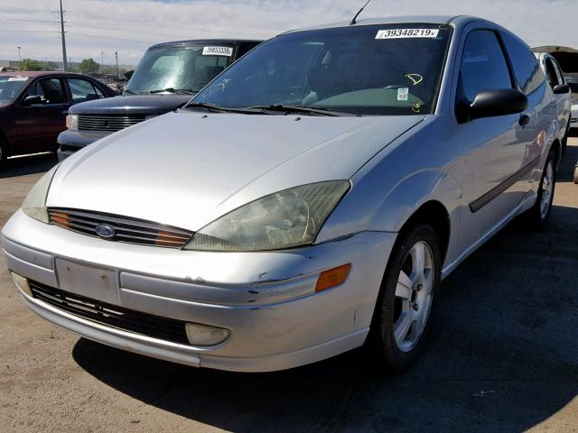 3FAFP31373R112515 - 2003 FORD FOCUS ZX3 SILVER photo 2