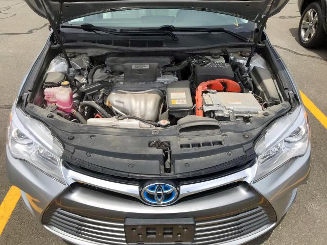 4T1BD1FK3HU203217 - 2017 TOYOTA CAMRY HYBR SILVER photo 9