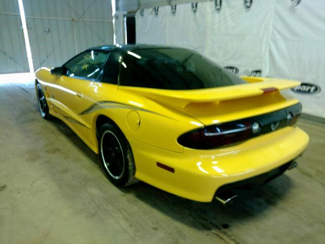 2G2FV22G622121526 - 2002 PONTIAC FIREBIRD F YELLOW photo 3