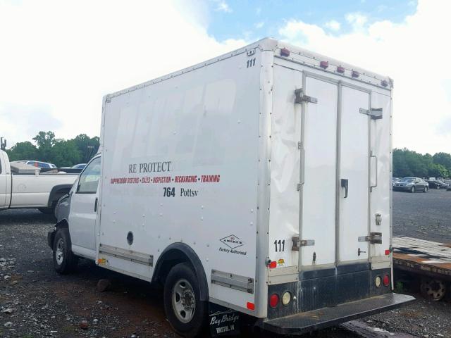 1GB0G2CG6B1105322 - 2011 CHEVROLET EXPRESS G3 WHITE photo 3