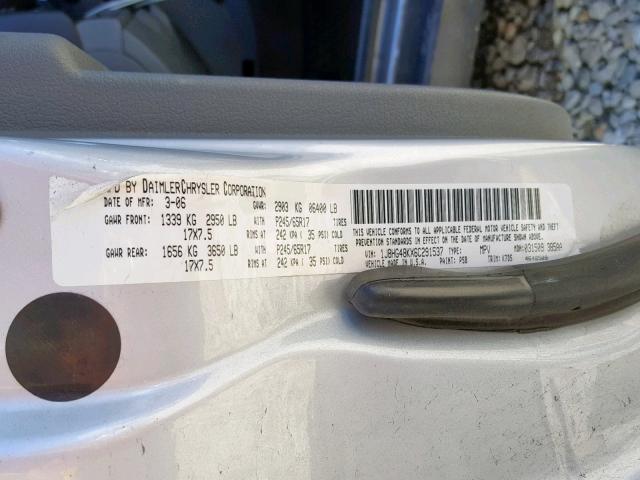 1J8HG48KX6C291537 - 2006 JEEP COMMANDER SILVER photo 10