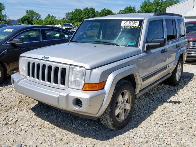 1J8HG48KX6C291537 - 2006 JEEP COMMANDER SILVER photo 2