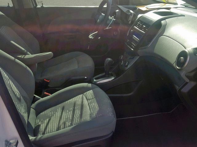 1G1JA6SH7F4188839 - 2015 CHEVROLET SONIC LS WHITE photo 5