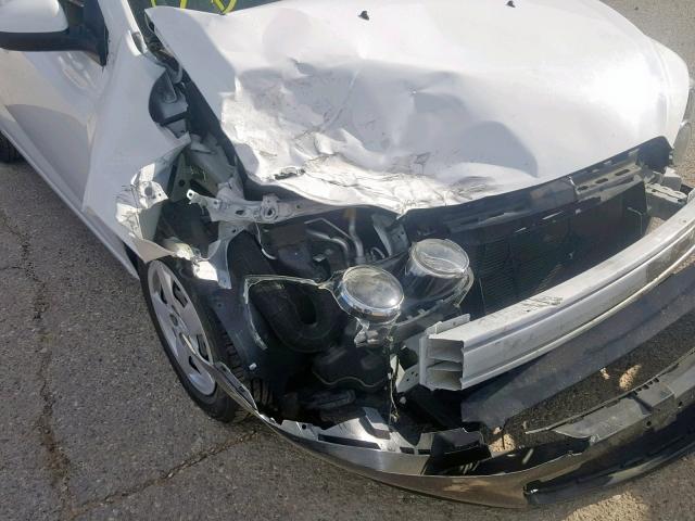 1G1JA6SH7F4188839 - 2015 CHEVROLET SONIC LS WHITE photo 9
