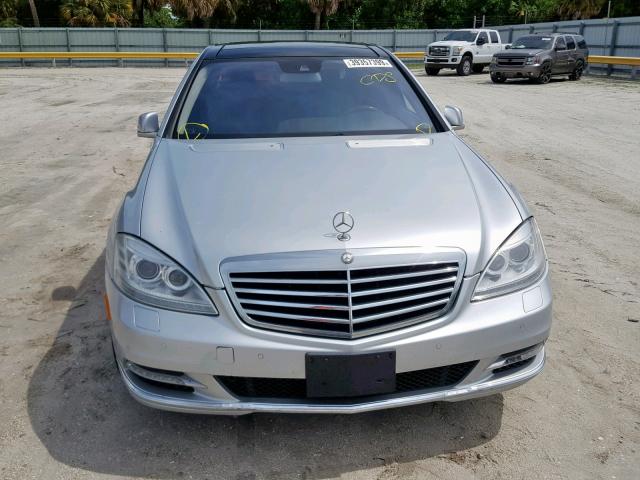 WDDNG9EB9DA518405 - 2013 MERCEDES-BENZ S 550 4MAT SILVER photo 9