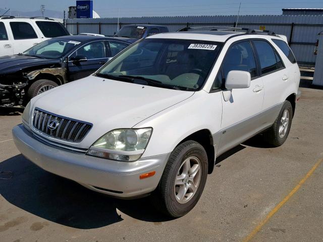 JTJGF10U010116089 - 2001 LEXUS RX 300 WHITE photo 2