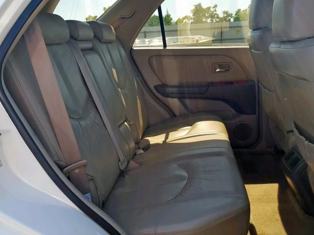 JTJGF10U010116089 - 2001 LEXUS RX 300 WHITE photo 6