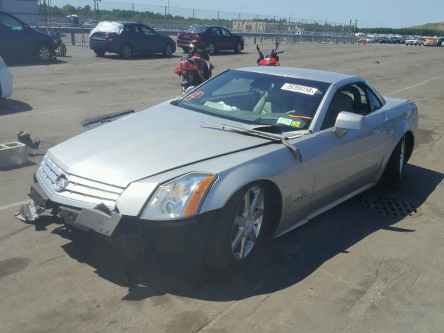 1G6YV34A245601916 - 2004 CADILLAC XLR SILVER photo 2