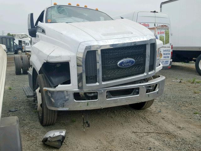 1FDNF6DC9HDB12937 - 2017 FORD F650 SUPER WHITE photo 1